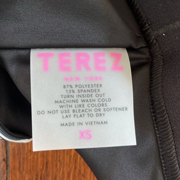 Terez Mix Tapes Cassette Hi Shine Sports Bra Tank Top XS 80s Retro Racerback - Picture 4 of 6